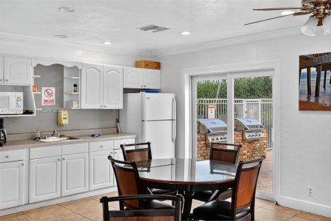 Copropriété à vendre à Pompano Beach, Floride: 2 chambres, 84.54 m2 № 2254853 - photo 24