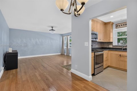 Copropriété à vendre à Pompano Beach, Floride: 2 chambres, 84.54 m2 № 2254853 - photo 7
