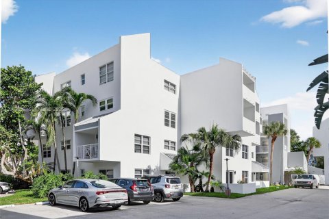 Copropriété à vendre à Pompano Beach, Floride: 2 chambres, 84.54 m2 № 2254853 - photo 2