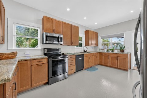 Villa ou maison à vendre à Pompano Beach, Floride: 4 chambres, 240.43 m2 № 2084947 - photo 18