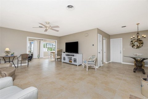 Villa ou maison à vendre à Englewood, Floride: 2 chambres, 138.61 m2 № 1839927 - photo 4