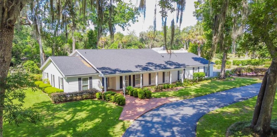Casa en Ocala, Florida 3 dormitorios, 273.23 m2 № 2303225