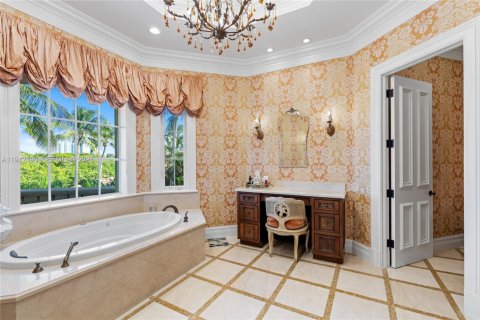 Casa en venta en North Palm Beach, Florida, 4 dormitorios, 629.6 m2 № 1999847 - foto 28