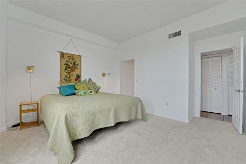 Condo in Winter Haven, Florida, 1 bedroom  № 1657272 - photo 18
