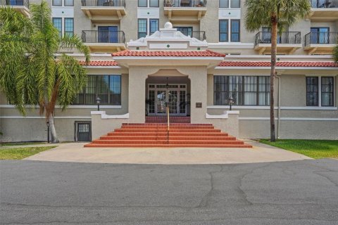 Condo in Winter Haven, Florida, 1 bedroom  № 1657272 - photo 4