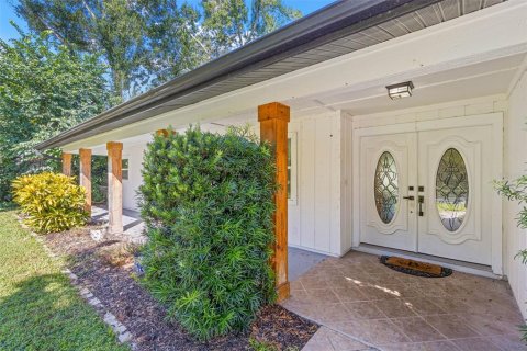 House in Tampa, Florida 4 bedrooms, 204.85 sq.m. № 2425915 - photo 4