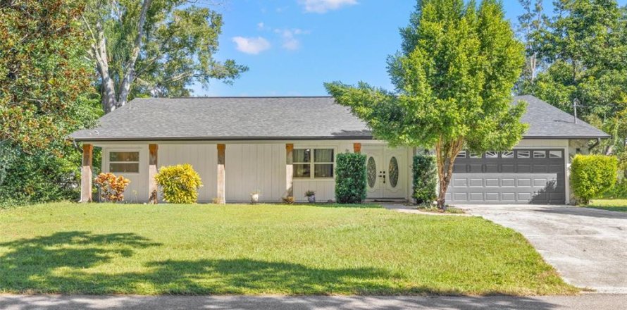 House in Tampa, Florida 4 bedrooms, 204.85 sq.m. № 2425915