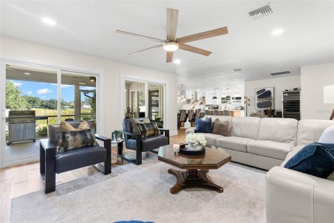 House in Tampa, Florida 4 bedrooms, 204.85 sq.m. № 2425915 - photo 19
