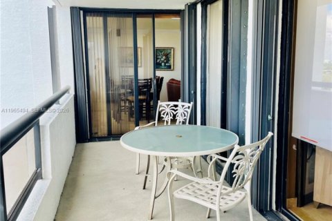 Снять в аренду кондоминиум в Майами-Бич, Флорида 2 спальни, 82.68м2, № 2027920 - фото 3