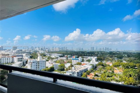 Снять в аренду кондоминиум в Майами-Бич, Флорида 2 спальни, 82.68м2, № 2027920 - фото 28