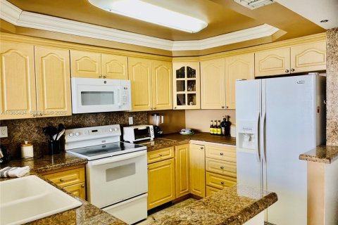 Снять в аренду кондоминиум в Майами-Бич, Флорида 2 спальни, 82.68м2, № 2027920 - фото 7