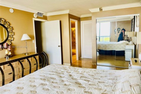 Снять в аренду кондоминиум в Майами-Бич, Флорида 2 спальни, 82.68м2, № 2027920 - фото 9