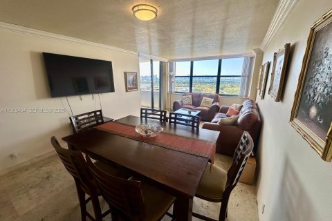 Снять в аренду кондоминиум в Майами-Бич, Флорида 2 спальни, 82.68м2, № 2027920 - фото 4