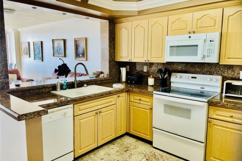 Снять в аренду кондоминиум в Майами-Бич, Флорида 2 спальни, 82.68м2, № 2027920 - фото 6