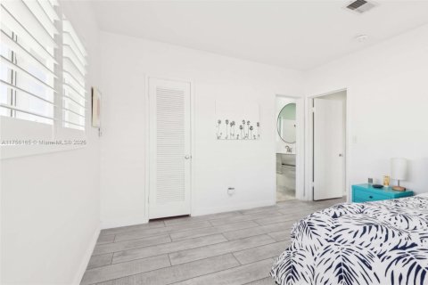 Condo in Hillsboro Beach, Florida, 2 bedrooms  № 1699156 - photo 26