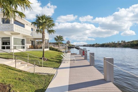 Condo in Hillsboro Beach, Florida, 2 bedrooms  № 1699156 - photo 8