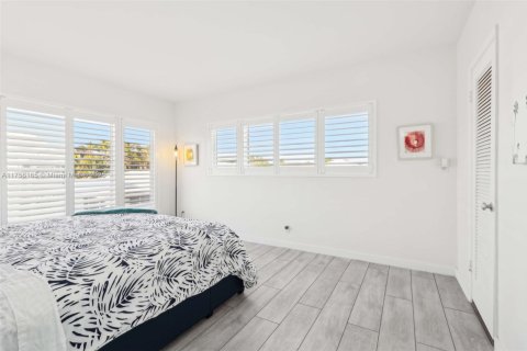 Condo in Hillsboro Beach, Florida, 2 bedrooms  № 1699156 - photo 27