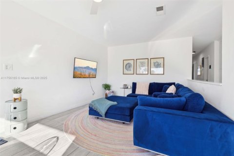 Condo in Hillsboro Beach, Florida, 2 bedrooms  № 1699156 - photo 13