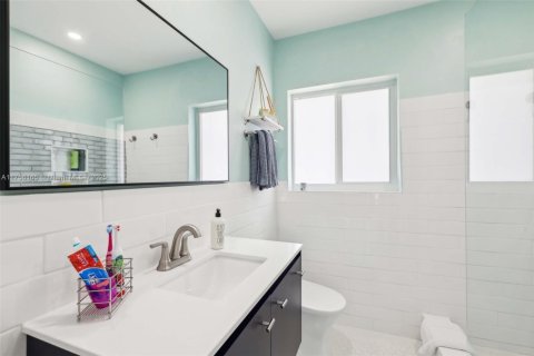 Condo in Hillsboro Beach, Florida, 2 bedrooms  № 1699156 - photo 23