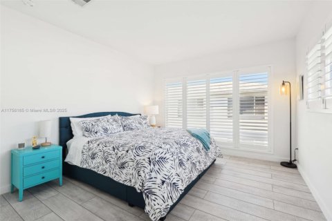 Condo in Hillsboro Beach, Florida, 2 bedrooms  № 1699156 - photo 25