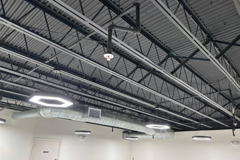 Immobilier commercial à vendre à Sweetwater, Floride № 2020275 - photo 14