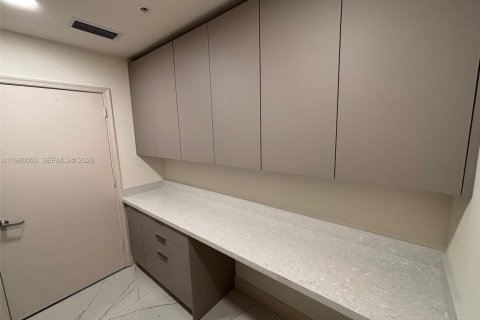 Immobilier commercial à vendre à Sweetwater, Floride № 2020275 - photo 18