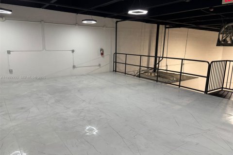 Immobilier commercial à vendre à Sweetwater, Floride № 2020275 - photo 11