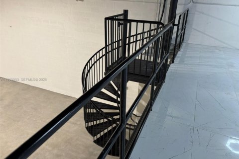 Immobilier commercial à vendre à Sweetwater, Floride № 2020275 - photo 16