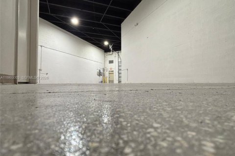 Immobilier commercial à vendre à Sweetwater, Floride № 2020275 - photo 10