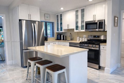 Снять в аренду виллу или дом в Холливуд, Флорида 3 спальни, 112.97м2, № 2005872 - фото 6