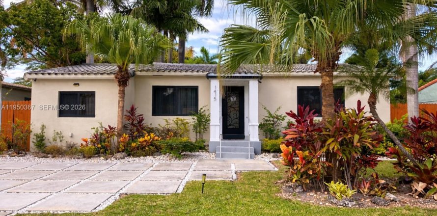 Дом в Холливуд, Флорида 3 спальни, 112.97м2 № 2005872