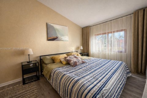 Снять в аренду виллу или дом в Холливуд, Флорида 3 спальни, 112.97м2, № 2005872 - фото 8