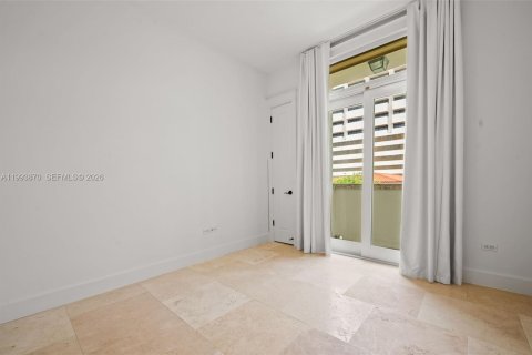 Townhouse in Coral Gables, Florida 4 bedrooms, 256.78 sq.m. № 2063910 - photo 20