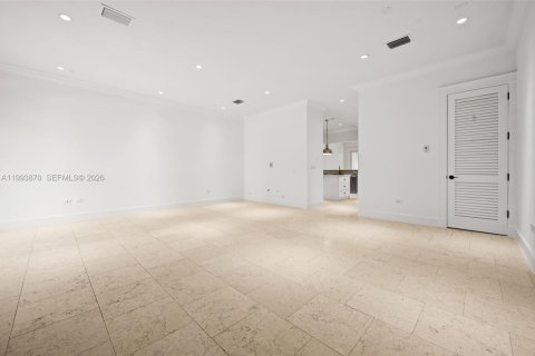 Townhouse in Coral Gables, Florida 4 bedrooms, 256.78 sq.m. № 2063910 - photo 4