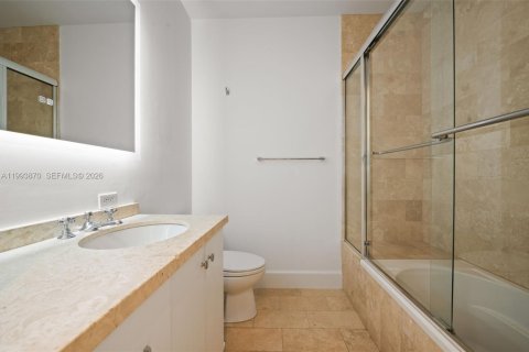 Townhouse in Coral Gables, Florida 4 bedrooms, 256.78 sq.m. № 2063910 - photo 19