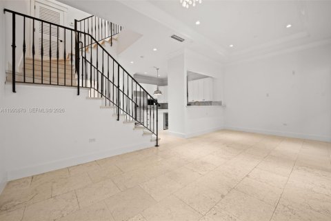 Townhouse in Coral Gables, Florida 4 bedrooms, 256.78 sq.m. № 2063910 - photo 5