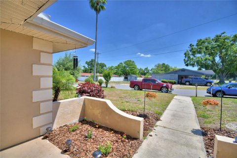 House in Winter Haven, Florida 3 bedrooms, 166.11 sq.m. № 1640201 - photo 7