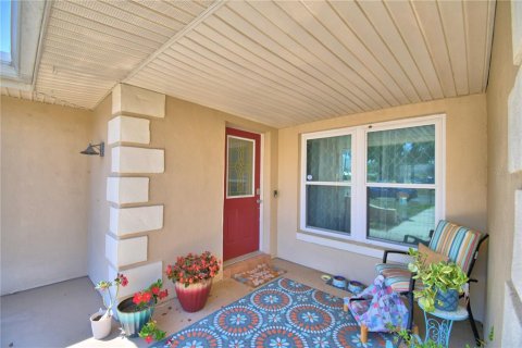 House in Winter Haven, Florida 3 bedrooms, 166.11 sq.m. № 1640201 - photo 5