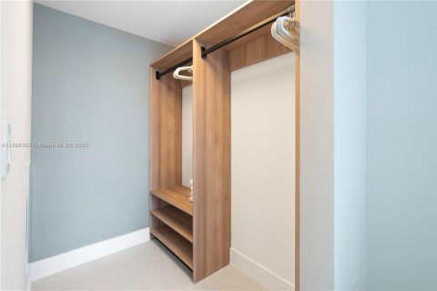 Купить кондоминиум в Майами, Флорида 3 спальни, 115.76м2, № 1971730 - фото 14