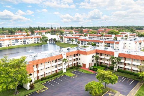 Condominio en Sunrise, Florida, 2 dormitorios  № 2250073