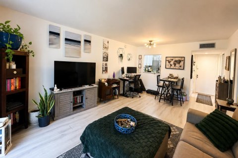 Copropriété à louer à Delray Beach, Floride: 1 chambre, 65.03 m2 № 2432573 - photo 4