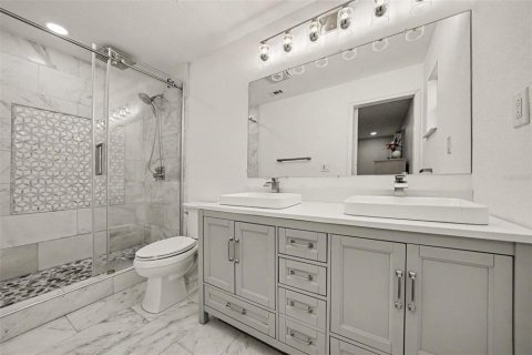 House in Kissimmee, Florida 3 bedrooms, 223.89 sq.m. № 2287559 - photo 11