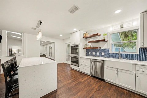 House in Kissimmee, Florida 3 bedrooms, 223.89 sq.m. № 2287559 - photo 7