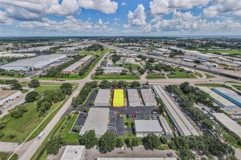 Propiedad comercial en alquiler en Largo, Florida, 3012.36 m2 № 1901259 - foto 19