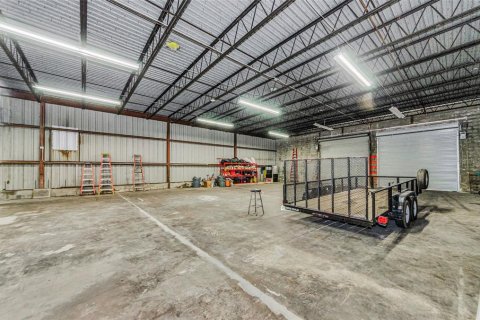 Propiedad comercial en alquiler en Largo, Florida, 3012.36 m2 № 1901259 - foto 14
