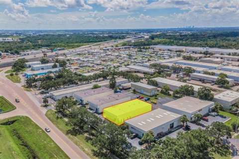 Propiedad comercial en alquiler en Largo, Florida, 3012.36 m2 № 1901259 - foto 1