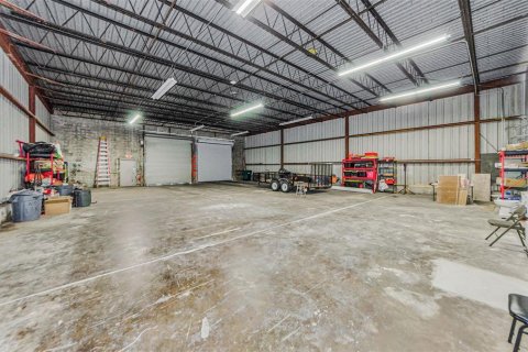 Propiedad comercial en alquiler en Largo, Florida, 3012.36 m2 № 1901259 - foto 13
