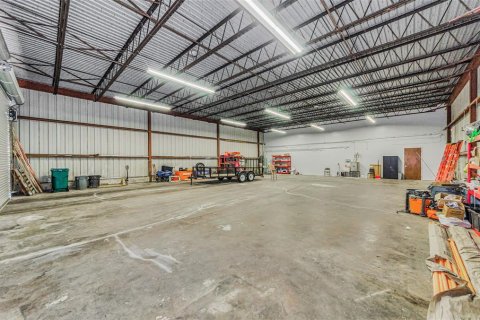 Propiedad comercial en alquiler en Largo, Florida, 3012.36 m2 № 1901259 - foto 15
