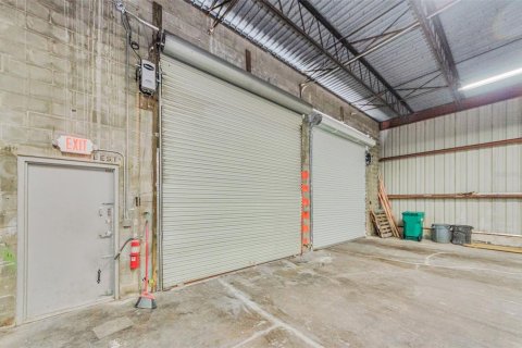 Propiedad comercial en alquiler en Largo, Florida, 3012.36 m2 № 1901259 - foto 16