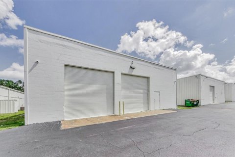 Propiedad comercial en alquiler en Largo, Florida, 3012.36 m2 № 1901259 - foto 18